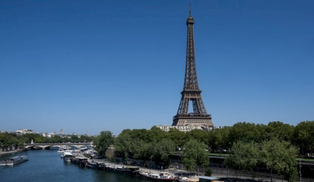  Torre Eiffel